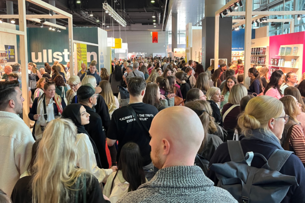 The crowded hallways of hall 3.0